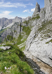 Wanderung zum Kleinen Törl im Wilden Kaiser: Abgründe und Felsnadeln
