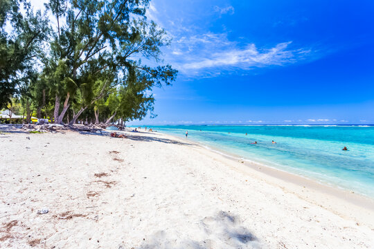 Plage et lagon de l&rsquo;Hermitage, Saint-Gilles-Les-Bains, &icirc;le de la R&eacute;union 