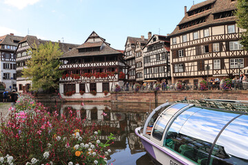 Romantisches Straßburg; Bootstour auf der Ill durch Petite France