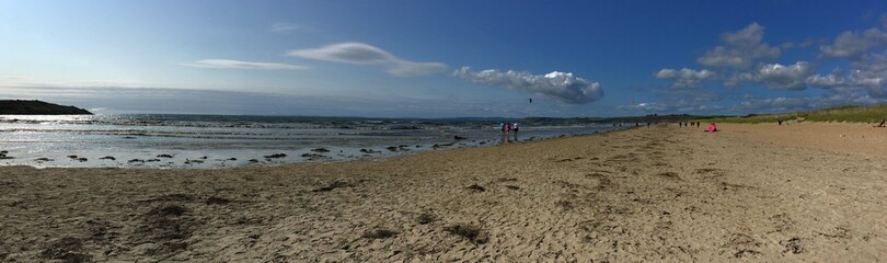 sur la plage de Saint-Anne La Palud en Cornouaille Finistère Bretagne France	