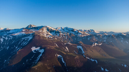 monta&ntilde;as nevadas en verano
