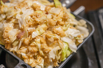 ホットサンドメーカーで焼くお好み焼き