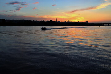 Naklejka premium Kyiv silhouette panorama at sunset with skyscrapers, historical