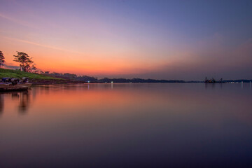 Fototapeta na wymiar Sunset on the lake. water and sky