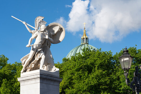 Berlin Cathedral (Berliner Dom) and marble statue on the Schlossbr&uuml;cke