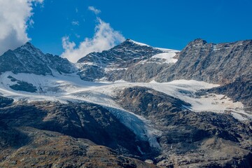 Fototapeta na wymiar Bernina peak