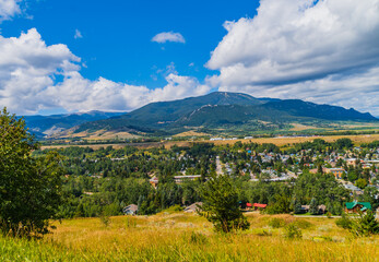 view of Red Lodge, town nestled in the foothills of the Beartooth Mountains, Montana
 - obrazy, fototapety, plakaty