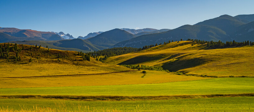 landscape view of the Beartooth Mountains, Montana
