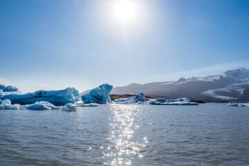Fototapeta na wymiar Icebergs in Fjallsárlón Ice Lagoon in Iceland