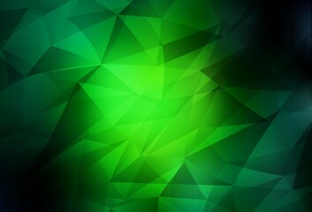 Obraz premium Dark Green vector shining triangular layout.