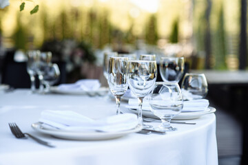 table setting for a restaurant