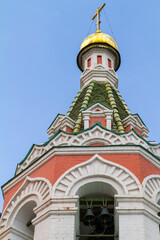 Fototapeta na wymiar Plaza Roja con Torres o Red Square with Towers en la ciudad de Moscu o Moscow en el pais de Rusia o Russia