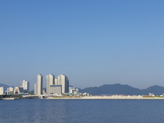 Obraz premium 마산 서항지구 친수공원 해안 산책로