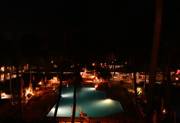 Resort am Atlantik in der Nacht, Key West, Florida Keys - obrazy, fototapety, plakaty