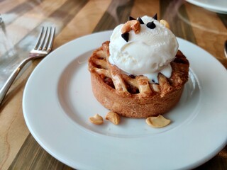 Apple Pie with Ice cream