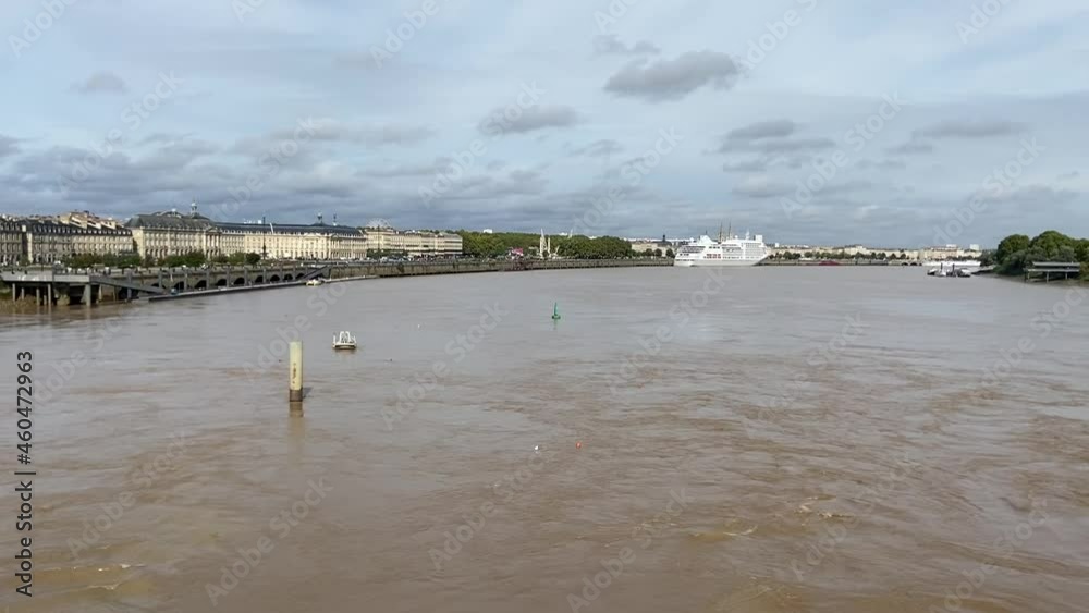 Canvas Prints Quai de la Garonne à Bordeaux, Gironde