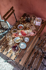 The perfect outdoor apero tapas plate