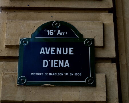 Avenue de Iena. Plaque de nom de rue. Paris.
