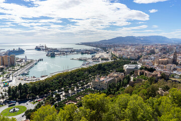 Obraz premium Panoramic view of the port of Malaga from the Gibralfaro Castle