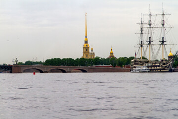 Fototapeta premium Fortaleza de San Pedro y San Pablo en la ciudad de San Petersburgo o Saint Petersburg en el pais de Rusia o Russia