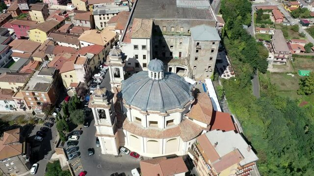 La citt&agrave; di Valmontone, Lazio, Italia, il palazzo Doria Pamphilj e la chiesa Collegiata dell&rsquo;Assunta.
Vista aerea della citt&agrave; vecchia di Valmontone.