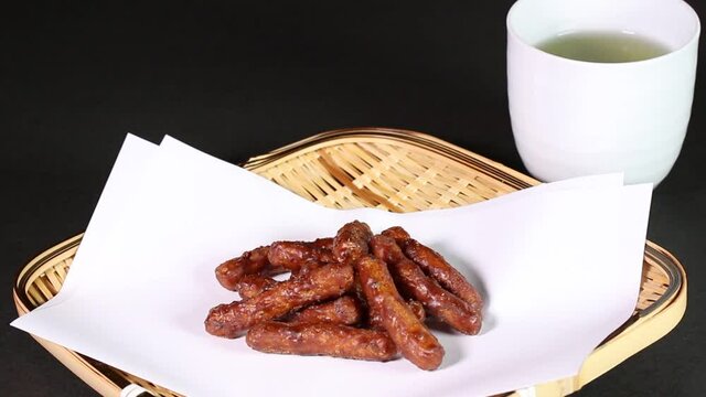 かりんとうとお茶　回転