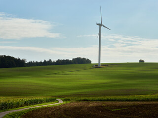 Fototapeta na wymiar wind turbine on field