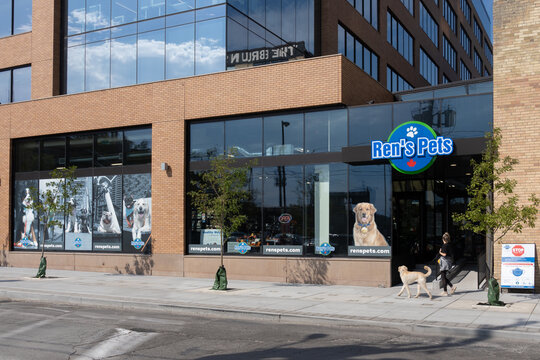 Toronto, Canada - October 2, 2021: A Ren's Pets Store At Liberty Village In Toronto, Canada. Ren's Pets Is The Canada's Largest Independent Retailer Of Pet Products And Supplies.