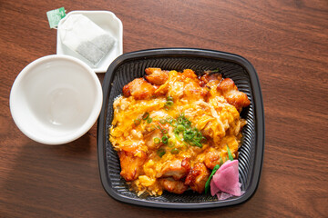 お弁当　鶏肉の卵あんかけ弁当