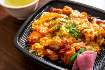 お弁当　鶏肉の卵あんかけ弁当