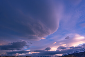 Fototapeta premium Stunning cloudscape, extreme weather conditions.