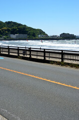 Naklejka premium 海岸道路 湘南道路