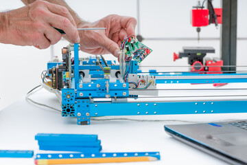 Assembling CNC Laser Cutting Machine for Precision Medical Equipment Parts