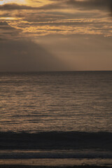 Atardecer sobre el mar