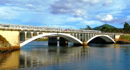 Fototapeta na wymiar Puente sobre una ría de Galicia