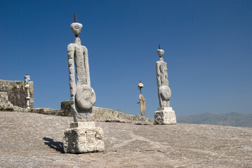 Estátuas do castelo de Povoa de Lanhoso no monte do Pilar - Portugal 