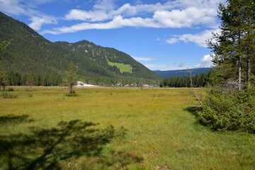 Obraz premium Valley of the Dobbiaco lake