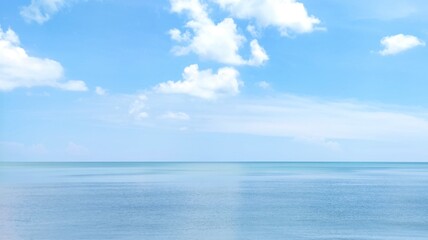 Fototapeta na wymiar blue sky and blue sea, horizon