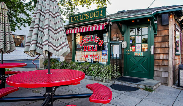 DARIEN, CT, USA - OCTOBER 2, 2021:  Uncle`s Deli located near Post Road with evening lights