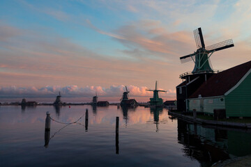 Zaanse Schans - Windmühlen am Wasser