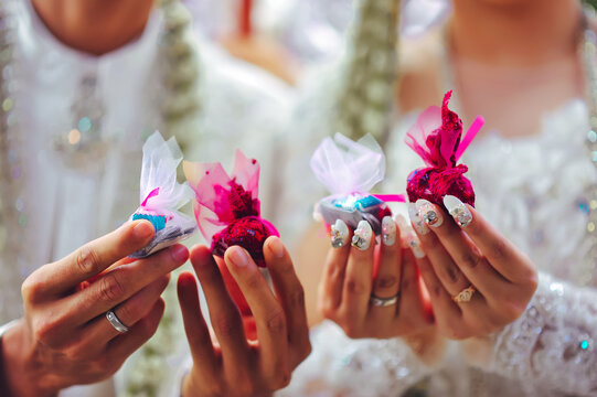 The sawer ceremony also known as sawer panganten is one of the traditions in Sundanese traditional marriage in Indonesia.