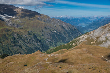 der blick von der edelweiß spitze hohe tauern hinaus ins salzachtal saalachtal mit steinernes...