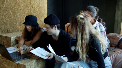 Homeschooling looks easy for a group of friends during quarantine 