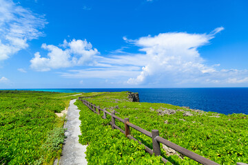 沖縄県宮古島、西平安名崎の風景
