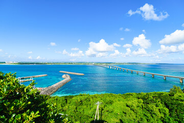 Naklejka premium 沖縄県宮古島、来間大橋展望台からの風景