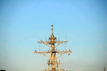 軍艦のマスト © ふわしん