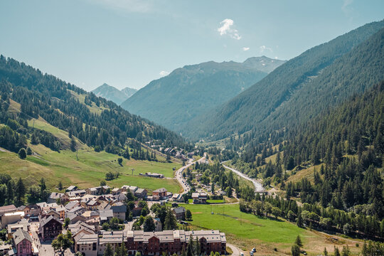 Abri&egrave;s