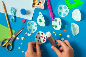 How to make card with volumetric Christmas ball. Step 6