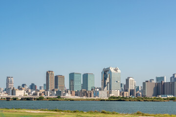 Naklejka premium Bridge over Yodo river for the center of Osaka city