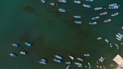 Water pollution by oil from the boats - 460828907